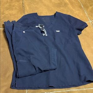 Women’s figs navy blue scrub set size small